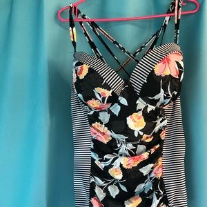 Torrid one piece bathing suit size 3